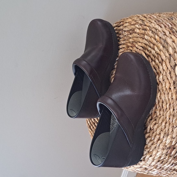 Dansko Womens XP 2.0‎ Brown Leather Waterproof Pull On Clogs Size EU41/W10.5-11 - Picture 1 of 14